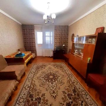 Леоніда Бикова бульв., 5