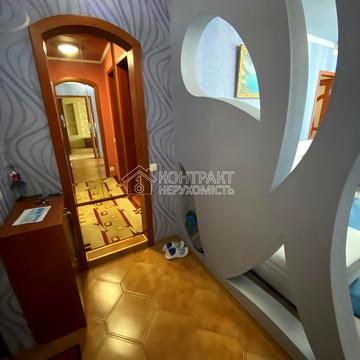 Дмитра Антоновича бульв., 10