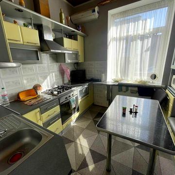 Оренда 2кім в Центрі біля Космосу