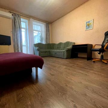 Князя Володимира Великого вул. (Плеханова), 12