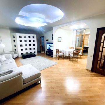 Назарівська вул. (Вєтрова), 7-Б