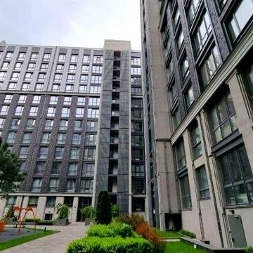 Новострой! Новый евроремонт! Центр города. 1 к кв. 54 кв м.