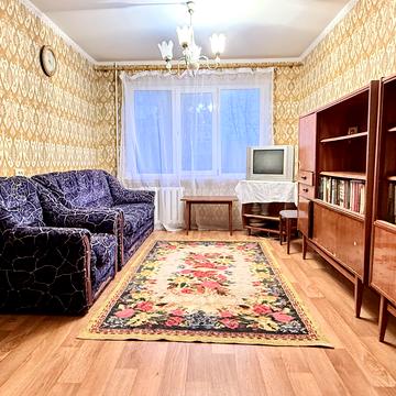 Мілютенка вул., 23