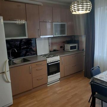 Здам 1к квартиру 46м2 вул.Освіти 4,біля школи