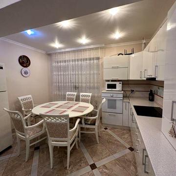 Оренда - VIP 3-кімнати Апартаменти/Перша здача/