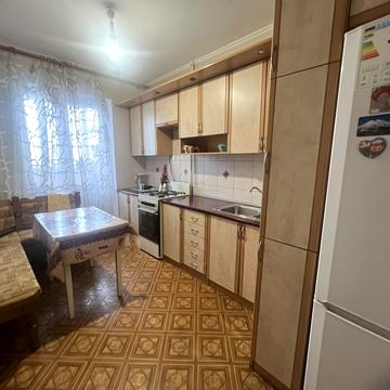 Буковинська вул., 12