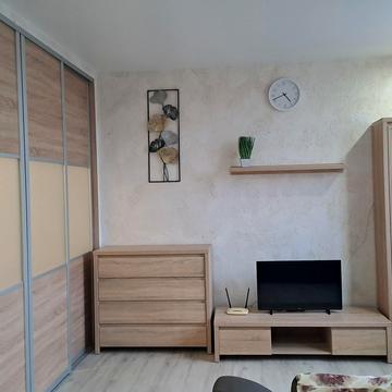 Олександрівська вул., 1