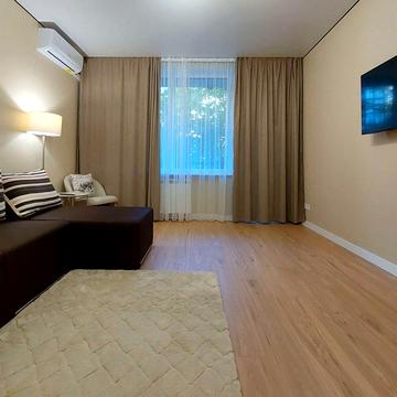 Василя Тютюнника вул. (Анрі Барбюса), 22-26