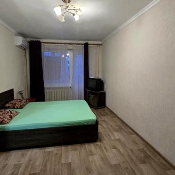 Центральний просп. (Леніна), 6б