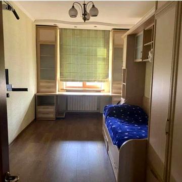 Продам 4-комн квартиру в районе Белостоцкого ул.