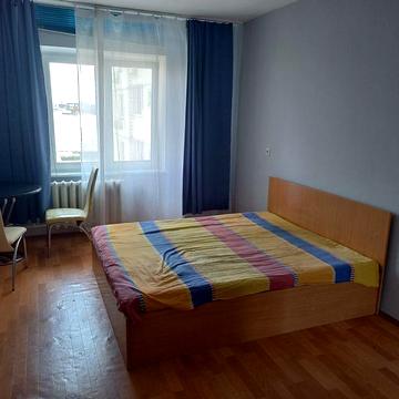 Продається 3 - кімнатна квартира на Троєщині