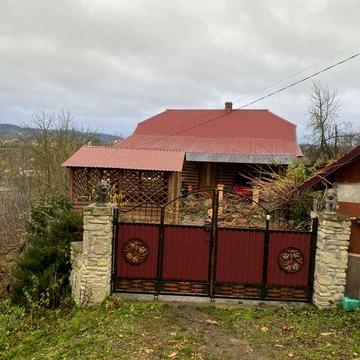 Продається будинок в Сатанові.