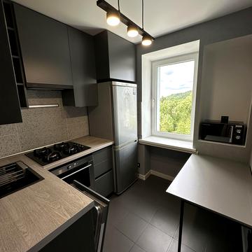 Новопирогівська вул., 33