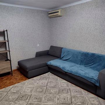 Князя Володимира Великого просп., 135