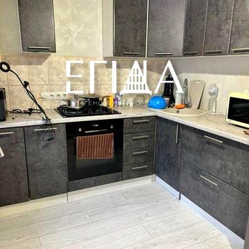 Продається 3кімнатна на Тельнова