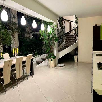 Продам будинок Центр Міста Ремонт