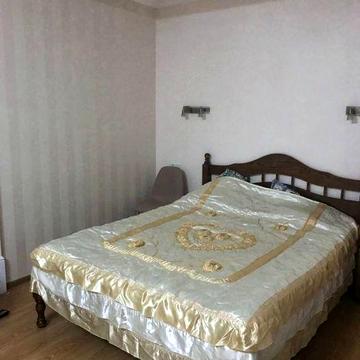 Сдам 1ком кв-ру лоджия , кровать , диван можно животных