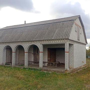 Продається недобудований двоповерховий будинок