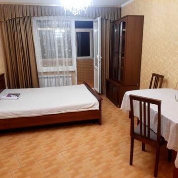 Сдам СВОЮ простору 40 кв.м. квартиру біля метро Ботанічний сад