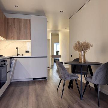 Святошинська вул., 56