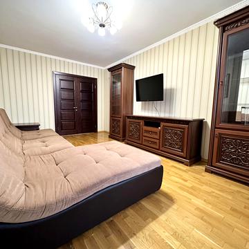 Полтавська вул., 10