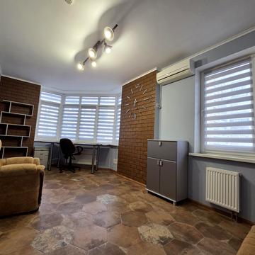 Бориса Гмирі вул., 17