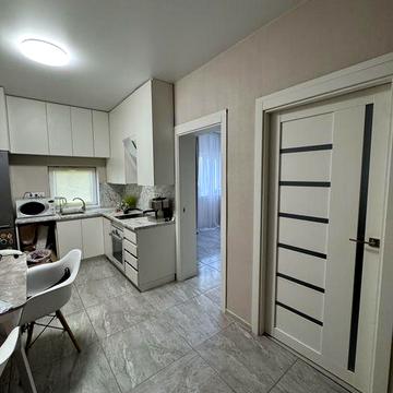 Продажа квартири з окремим входом