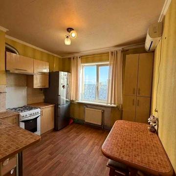 Продам 2 кімнатну квартиру в центрі