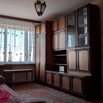 Довгострокова оренда трикімнатної на Райдужній