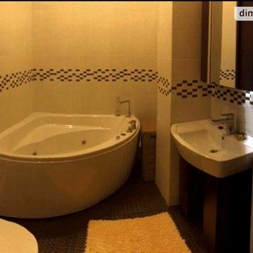 Довгострокова оренда 3к Квартира Єфремова Сергія вулиця