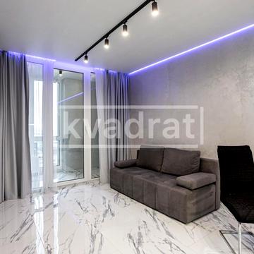 Зарічна вул., 1