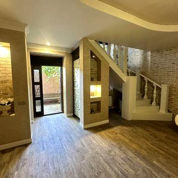 Гарний будинок в Ракетному Урочищі