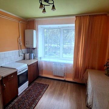 Продаю трикімнатну квартиру (власник)