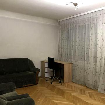 Шовковична вул., 30/35