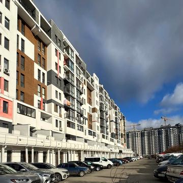 Амосова вул., 4