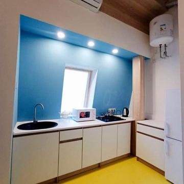 Севастопольська вул., 3