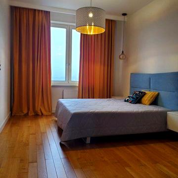 Продам 4х кімн. квартиру у центрі Києва, вул. Дмитрівська, 80