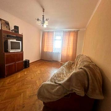 Продам трикімнатну квартиру Тополя-1