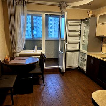 Продаж 2к квартири з ремонтом  у Подільському районі