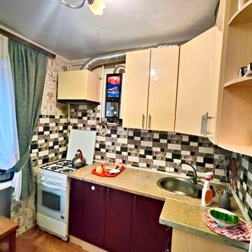 2-хкімнатна квартира в районі Черемушек ( 44 магазин)