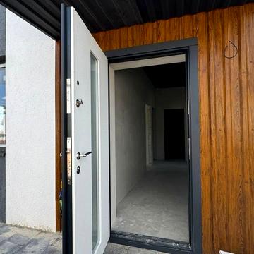 Весняна вул.