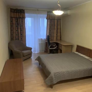 Володимира Івасюка просп. (Героїв Сталінграду), 12-Г