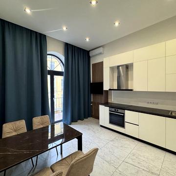 Шовковична вул., 23