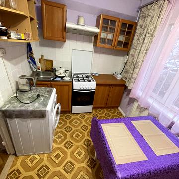 Йорданська вул. (Лайоша Гавро), 4