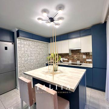 Угорська вул., 14а