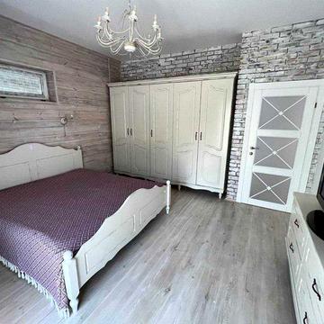 Іванковичі.Сучасний дім в лісовій зоні: камін,газ,укриття,генератор