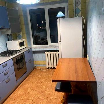 м.Вокзальная ,КПІ ,Шулявська Здам в оренду 3 кв. Севастопольська пл.