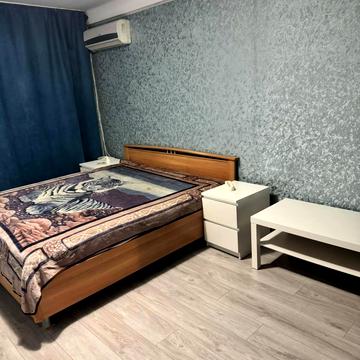 Йорданська вул. (Лайоша Гавро), 18