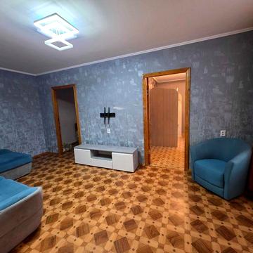 Простора трьохкімнатна квартира в центрі міста