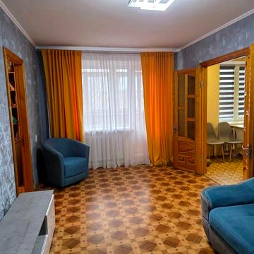 Простора трьохкімнатна квартира в центрі міста